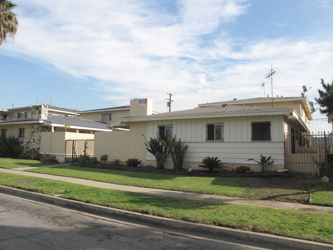 10630 Crenshaw Blvd in Inglewood, CA - Building Photo - Building Photo