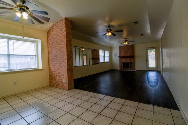 224 Coronado Cir in Kerrville, TX - Building Photo - Building Photo