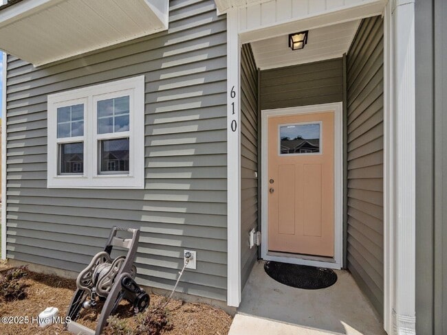 610 Jacks Xing Dr in Hubert, NC - Building Photo - Building Photo
