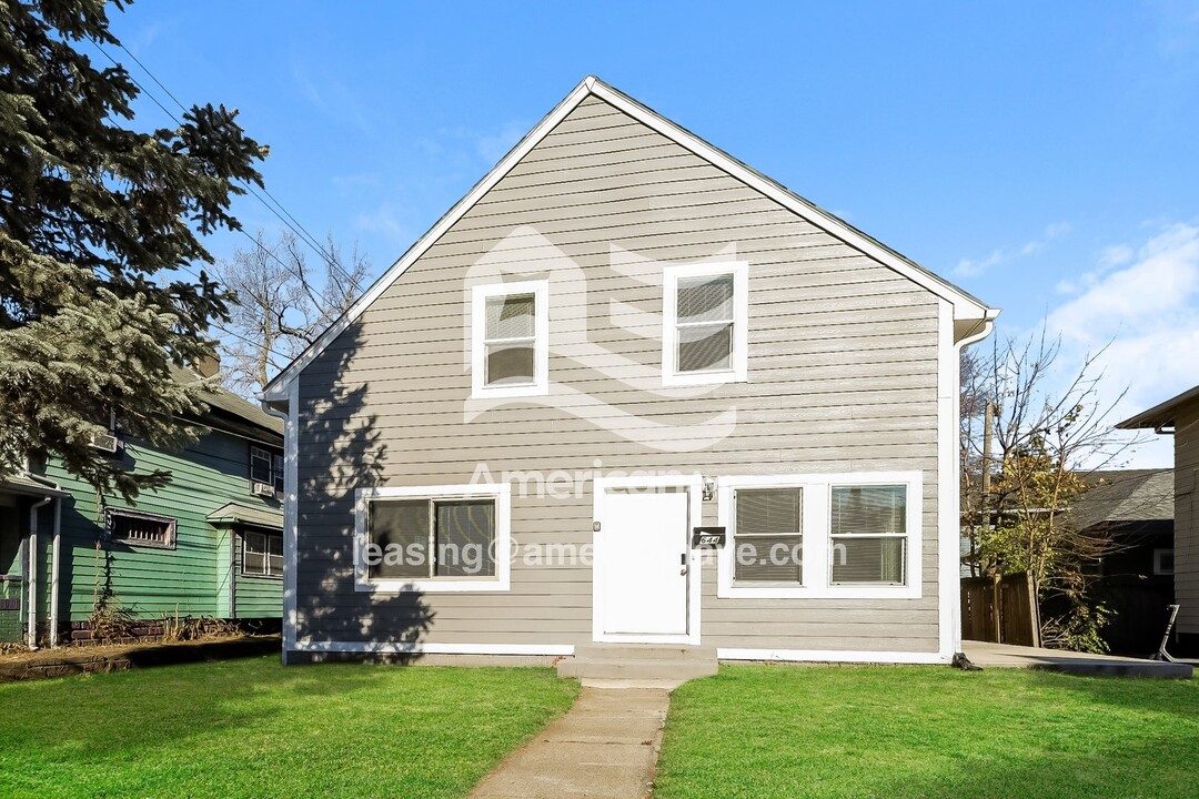 644 E 34th St in Indianapolis, IN - Foto de edificio