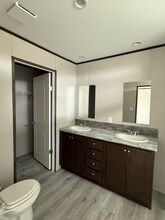 15930 S Flores St in San Antonio, TX - Building Photo - Building Photo