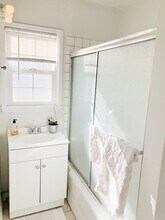 2115 Scott Rd, Unit C in Burbank, CA - Building Photo - Building Photo