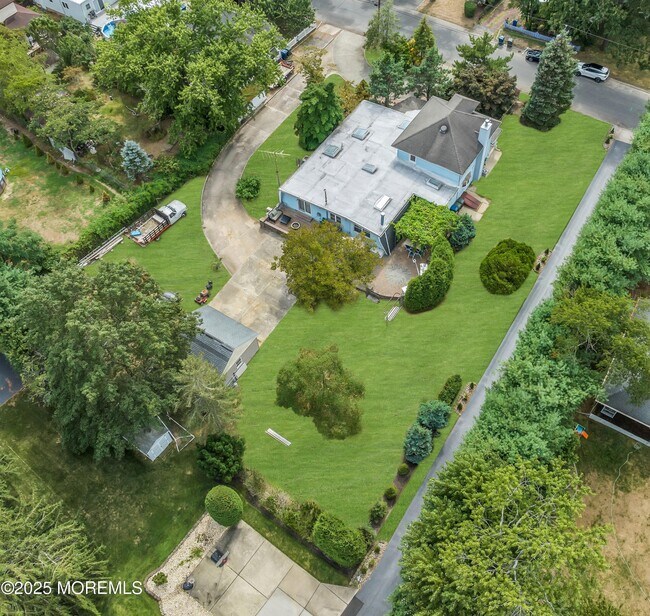 29 Woodrow St in Ocean Township, NJ - Building Photo - Building Photo