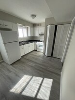 343 Pershing Ave NE in North Canton, OH - Building Photo