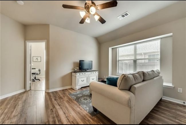 2902 Aurora Mist Dr in Little Elm, TX - Foto de edificio - Building Photo