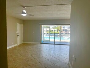 2735 NE 28th Ct in Lighthouse Point, FL - Building Photo - Building Photo
