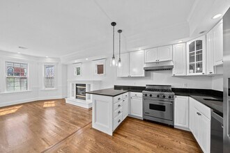 906 E Broadway in Boston, MA - Building Photo - Building Photo