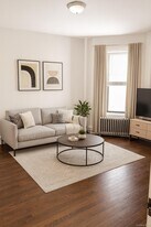 740 S Oak Dr in Bronx, NY - Building Photo