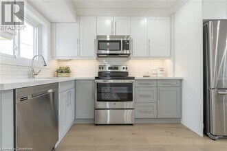 213 Thorner Dr in Hamilton, ON - Building Photo - Building Photo