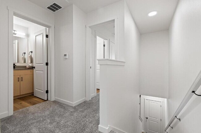 7475 W Swain Ln in Garden City, ID - Building Photo - Building Photo