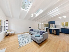 15 Half Mile Common in Westport, CT - Building Photo - Building Photo