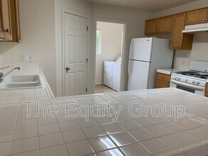 4223 W Walnut Ave in Visalia, CA - Building Photo - Building Photo