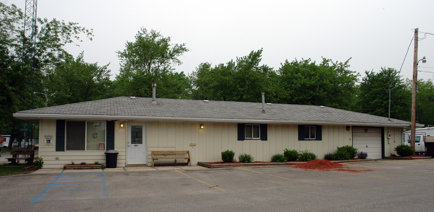 Meadowview Mobile Home Park in Valparaiso, IN - Foto de edificio