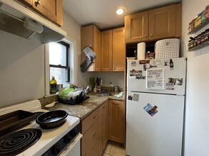 916 Beacon St, Unit 3 in Boston, MA - Building Photo - Building Photo