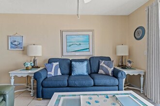 8743 Thomas Dr in Panama City Beach, FL - Foto de edificio - Building Photo