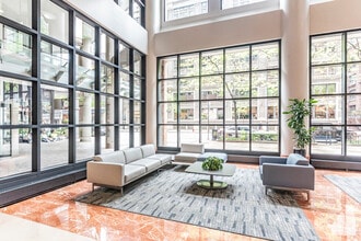 211 E Ohio St, Unit 618 in Chicago, IL - Building Photo - Building Photo