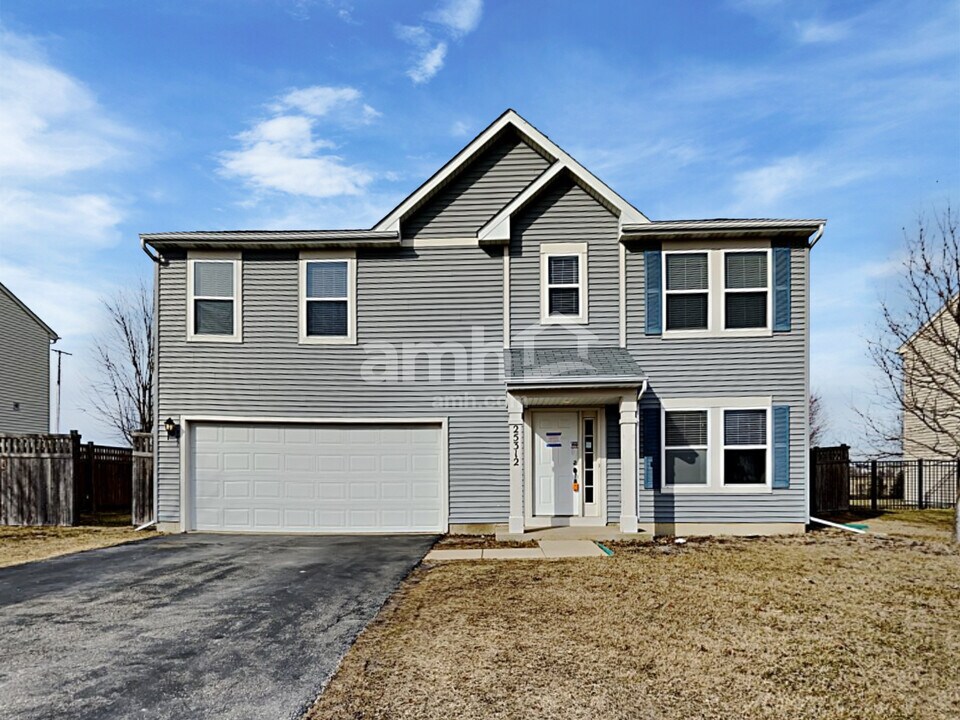 25312 Government Ln in Plainfield, IL - Building Photo