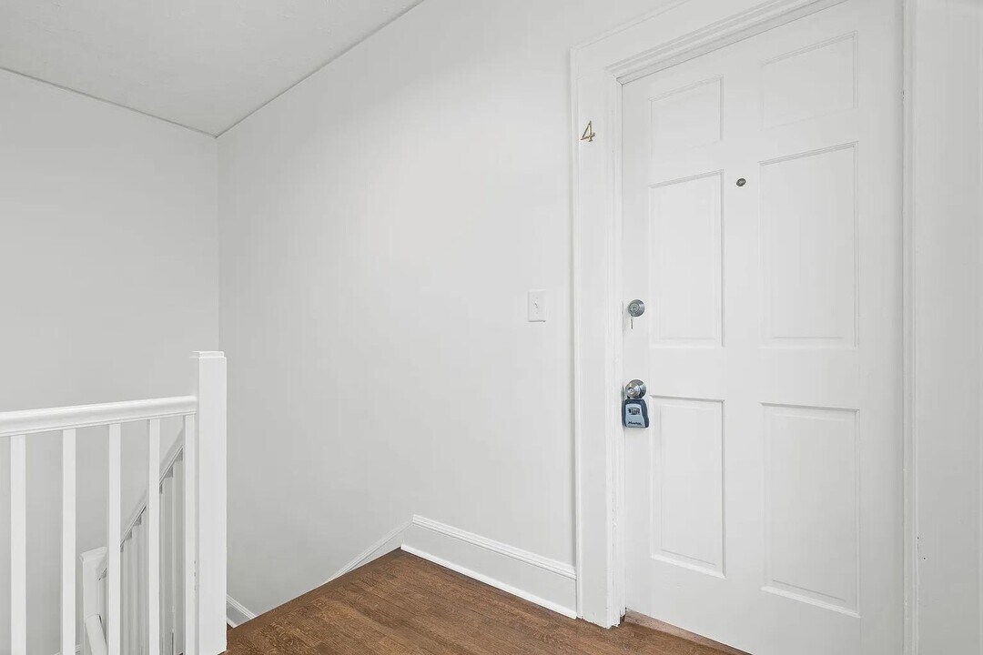 2112 Crescent Ave in Charlotte, NC - Building Photo
