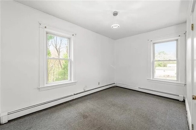 160 Papineau Ave in Woonsocket, RI - Building Photo - Building Photo