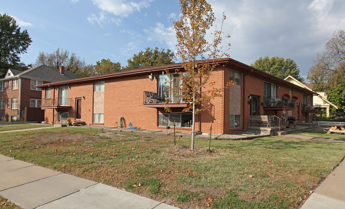 901 W River Blvd in Wichita, KS - Foto de edificio