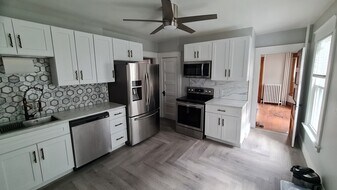 363 Prospect Ave, Unit 1 in West Hartford, CT - Building Photo