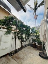 413 14th St, Unit B in Huntington Beach, CA - Foto de edificio - Building Photo