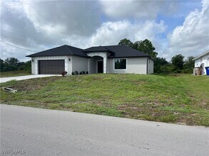 4010-4036 36th St SW in Lehigh Acres, FL - Building Photo - Building Photo