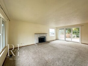 1701 Pitt Ave in Bremerton, WA - Building Photo - Building Photo