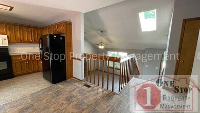 712 NE Adams Dr in Lee's Summit, MO - Building Photo - Building Photo
