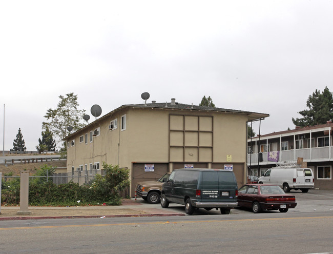 134 E Reed St in San Jose, CA - Foto de edificio - Building Photo