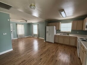 408 N Ave C in Bishop, TX - Building Photo - Building Photo