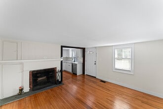 3 Riverside Rd in Newtown, CT - Building Photo - Building Photo