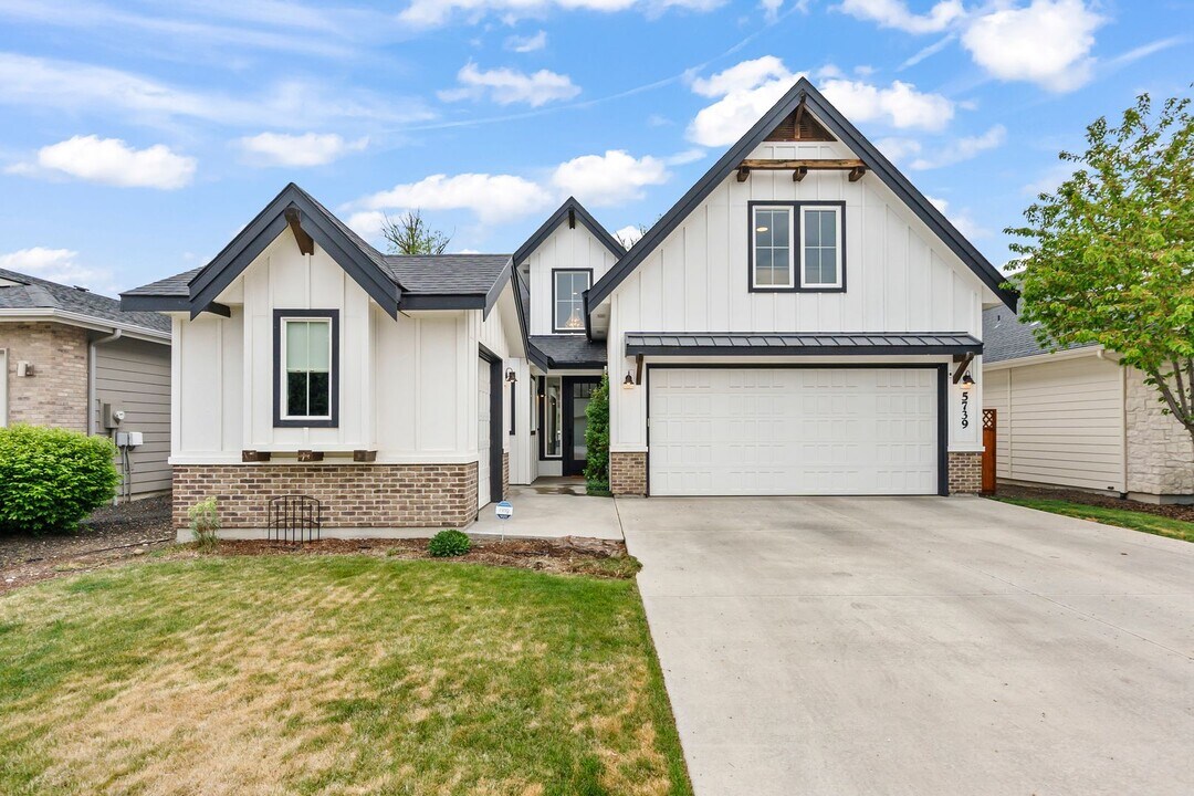 5739 N Portsmouth Ave in Boise, ID - Building Photo
