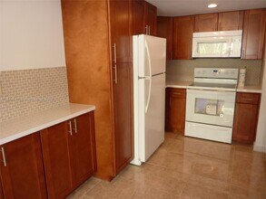 4535 SW 68th Ct Cir in Miami, FL - Building Photo - Building Photo