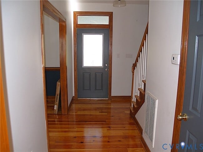 11950 Union Camp Rd in New Kent, VA - Foto de edificio - Building Photo