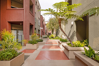 CentrePointe Apartments in Los Angeles, CA - Building Photo - Building Photo