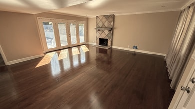 1090 Pine Bluff Dr in Pasadena, CA - Building Photo - Building Photo