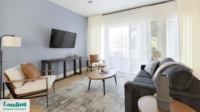 2206 Arroyo Ave, Unit 304 in Dallas, TX - Building Photo - Building Photo