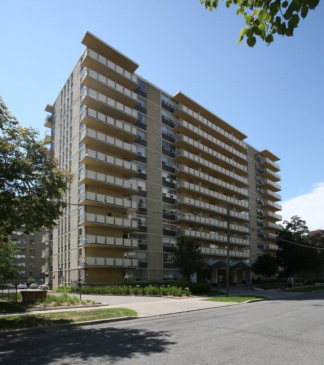 The Belvedere in Toronto, ON - Building Photo