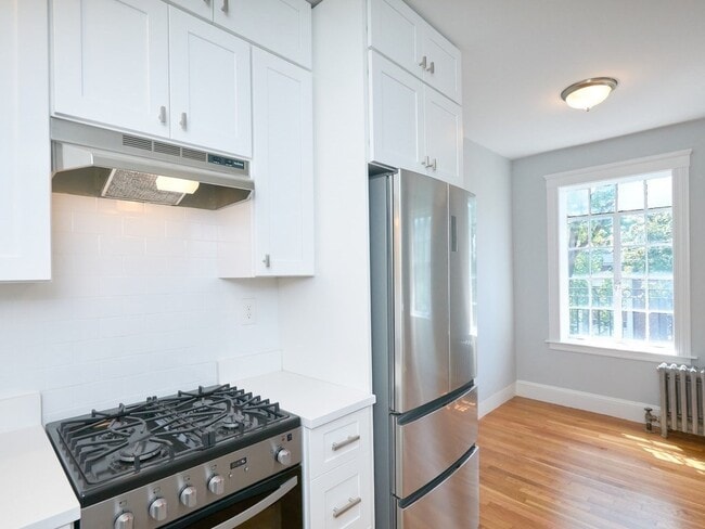42 Linnaean St in Cambridge, MA - Building Photo - Building Photo