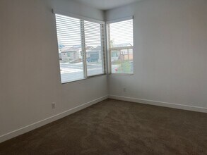 1627 Vlg Grn Wy in Beaumont, CA - Building Photo - Building Photo