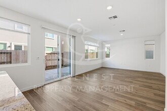 2198 Muller St in Lincoln, CA - Building Photo - Building Photo