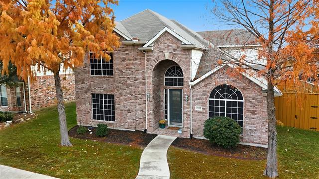 2122 Trickling Creek Dr in Garland, TX - Building Photo