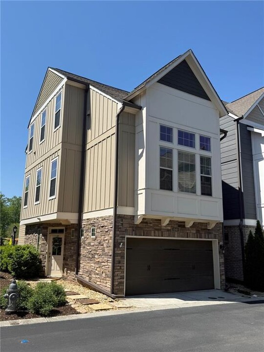 1040 Moorewood Ln S E in Smyrna, GA - Building Photo