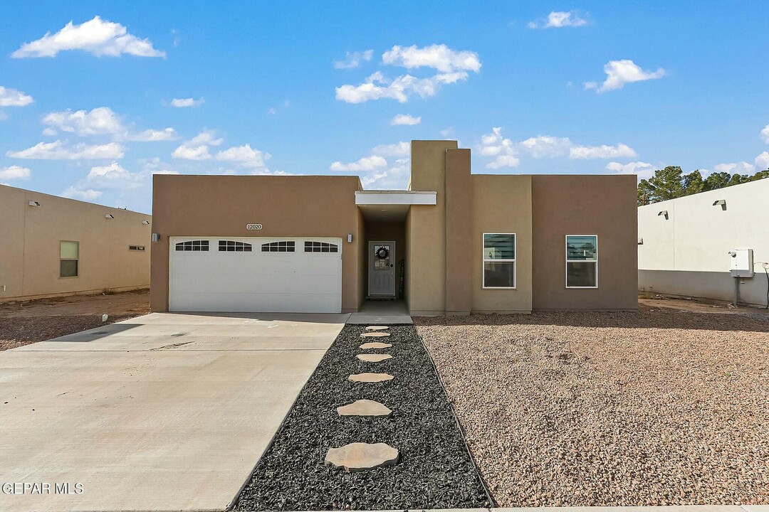 12020 Cotton Cloud Wy in Socorro, TX - Building Photo