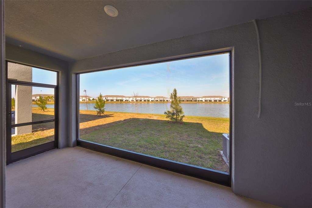 471 Mangrove Shade Cir in Apollo Beach, FL - Building Photo