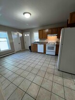 517 Hillsboro St in Berlin, NH - Building Photo