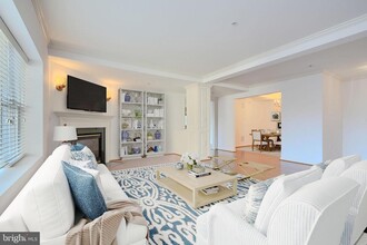 12240 Roundwood Rd-Unit -303 in Timonium, MD - Building Photo - Building Photo