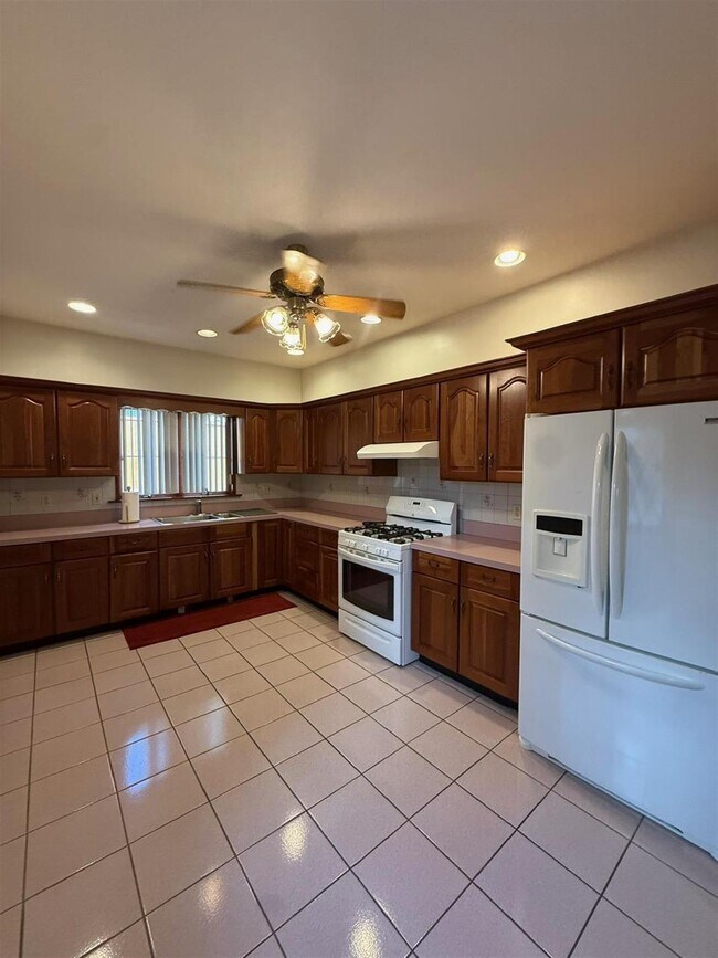 property at 25 Putnam St