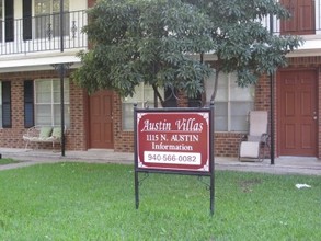 1115 N Austin St in Denton, TX - Building Photo - Other